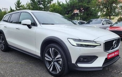 Volvo V60 Cross Country II, 2019 год, 3 800 000 рублей, 1 фотография