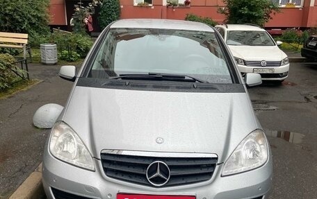 Mercedes-Benz A-Класс, 2011 год, 950 000 рублей, 4 фотография