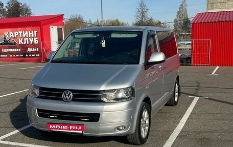 Volkswagen Multivan T5, 2010 год, 2 600 000 рублей, 2 фотография