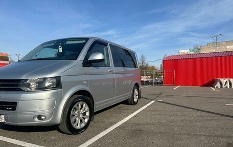 Volkswagen Multivan T5, 2010 год, 2 600 000 рублей, 4 фотография