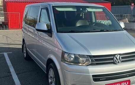 Volkswagen Multivan T5, 2010 год, 2 600 000 рублей, 3 фотография