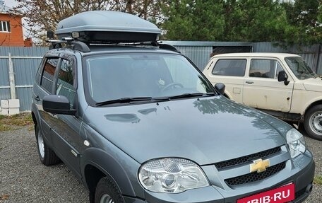 Chevrolet Niva I рестайлинг, 2017 год, 950 000 рублей, 8 фотография