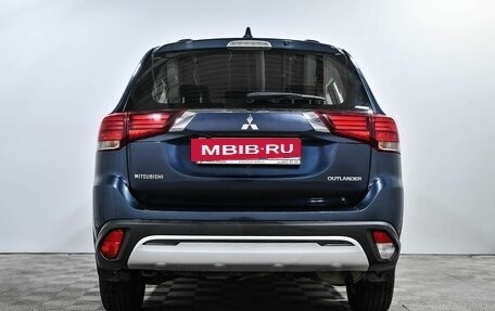 Mitsubishi Outlander III рестайлинг 3, 2019 год, 2 179 000 рублей, 5 фотография