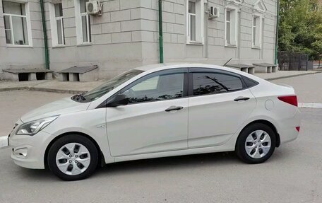 Hyundai Solaris II рестайлинг, 2015 год, 1 200 000 рублей, 3 фотография