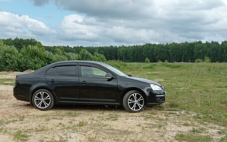 Volkswagen Jetta VI, 2010 год, 700 000 рублей, 6 фотография