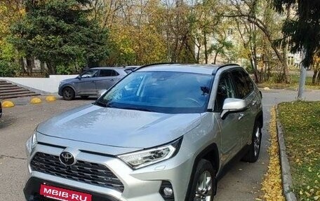 Toyota RAV4, 2020 год, 3 572 000 рублей, 3 фотография