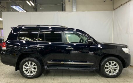 Toyota Land Cruiser 200, 2016 год, 6 000 000 рублей, 4 фотография