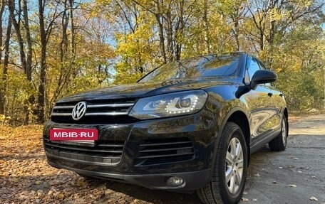 Volkswagen Touareg III, 2012 год, 2 378 000 рублей, 2 фотография