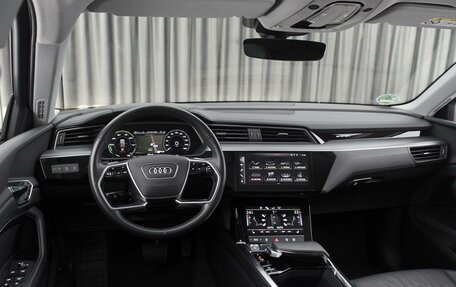 Audi e-tron I, 2019 год, 4 990 000 рублей, 6 фотография