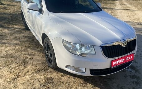 Skoda Superb III рестайлинг, 2012 год, 910 000 рублей, 1 фотография