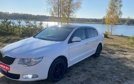 Skoda Superb III рестайлинг, 2012 год, 910 000 рублей, 23 фотография