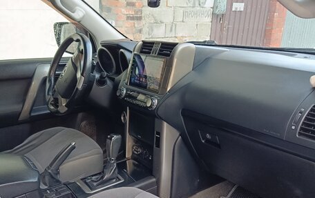 Toyota Land Cruiser Prado 150 рестайлинг 2, 2012 год, 3 199 000 рублей, 11 фотография