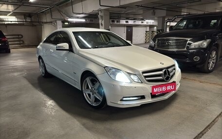 Mercedes-Benz E-Класс, 2010 год, 1 500 000 рублей, 2 фотография