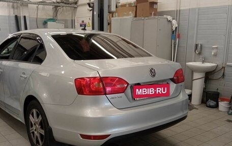 Volkswagen Jetta VI, 2011 год, 835 000 рублей, 3 фотография