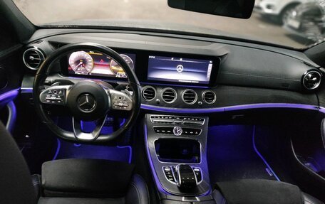 Mercedes-Benz E-Класс, 2019 год, 3 799 000 рублей, 18 фотография