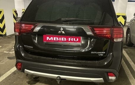 Mitsubishi Outlander III рестайлинг 3, 2015 год, 2 290 000 рублей, 7 фотография