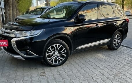 Mitsubishi Outlander III рестайлинг 3, 2015 год, 2 290 000 рублей, 8 фотография