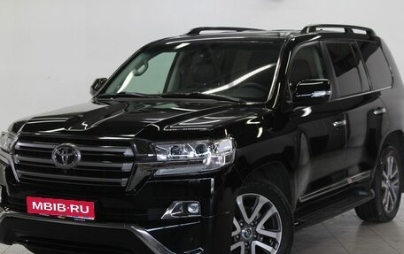 Toyota Land Cruiser 200, 2015 год, 5 590 000 рублей, 1 фотография