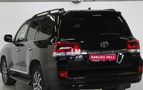 Toyota Land Cruiser 200, 2015 год, 5 590 000 рублей, 2 фотография