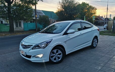 Hyundai Solaris II рестайлинг, 2015 год, 1 257 000 рублей, 2 фотография