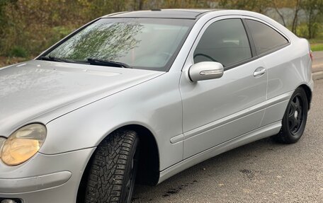 Mercedes-Benz C-Класс, 2004 год, 1 100 000 рублей, 7 фотография