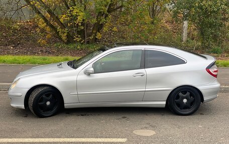 Mercedes-Benz C-Класс, 2004 год, 1 100 000 рублей, 3 фотография