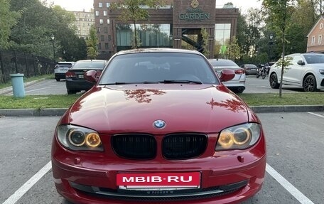 BMW 1 серия, 2011 год, 780 000 рублей, 2 фотография