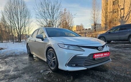 Toyota Camry, 2022 год, 3 600 000 рублей, 7 фотография