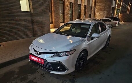 Toyota Camry, 2022 год, 3 600 000 рублей, 3 фотография