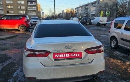 Toyota Camry, 2022 год, 3 600 000 рублей, 10 фотография