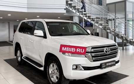 Toyota Land Cruiser 200, 2016 год, 5 050 000 рублей, 3 фотография