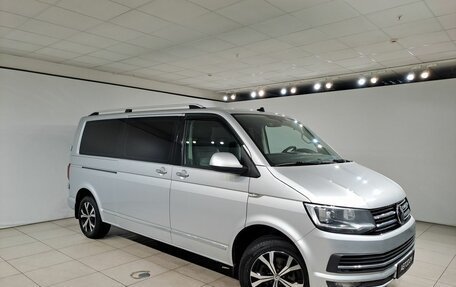 Volkswagen Caravelle T6 рестайлинг, 2017 год, 2 860 000 рублей, 2 фотография