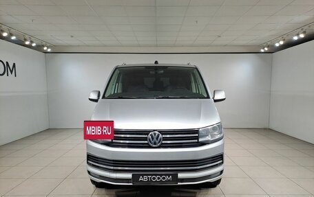 Volkswagen Caravelle T6 рестайлинг, 2017 год, 2 860 000 рублей, 3 фотография