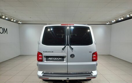 Volkswagen Caravelle T6 рестайлинг, 2017 год, 2 860 000 рублей, 6 фотография