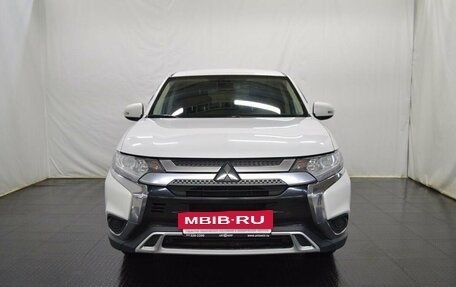 Mitsubishi Outlander III рестайлинг 3, 2019 год, 1 949 000 рублей, 2 фотография