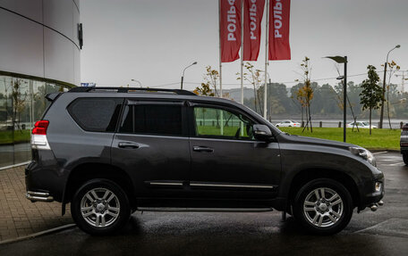 Toyota Land Cruiser Prado 150 рестайлинг 2, 2013 год, 3 490 000 рублей, 6 фотография