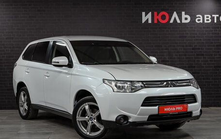 Mitsubishi Outlander III рестайлинг 3, 2012 год, 1 300 000 рублей, 4 фотография