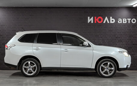 Mitsubishi Outlander III рестайлинг 3, 2012 год, 1 300 000 рублей, 10 фотография