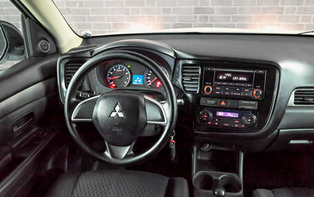 Mitsubishi Outlander III рестайлинг 3, 2012 год, 1 300 000 рублей, 19 фотография