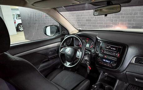 Mitsubishi Outlander III рестайлинг 3, 2012 год, 1 300 000 рублей, 18 фотография