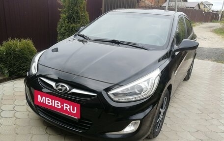 Hyundai Solaris II рестайлинг, 2013 год, 1 150 000 рублей, 2 фотография