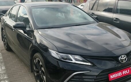 Toyota Camry, 2021 год, 3 800 000 рублей, 2 фотография