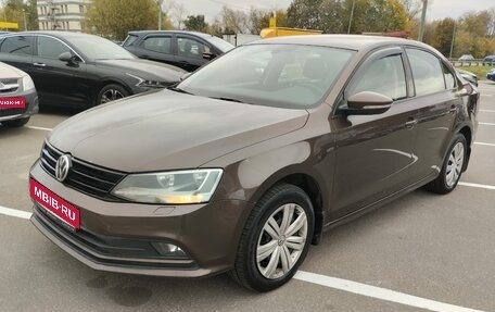 Volkswagen Jetta VI, 2015 год, 899 000 рублей, 1 фотография