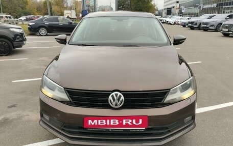 Volkswagen Jetta VI, 2015 год, 899 000 рублей, 2 фотография