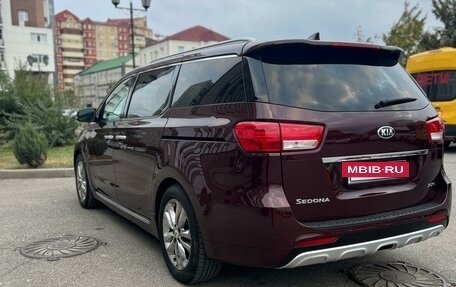 KIA Carnival III, 2017 год, 2 500 000 рублей, 6 фотография