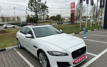 Jaguar XF II, 2016 год, 2 300 000 рублей, 3 фотография