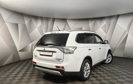 Mitsubishi Outlander III рестайлинг 3, 2014 год, 2 065 000 рублей, 2 фотография