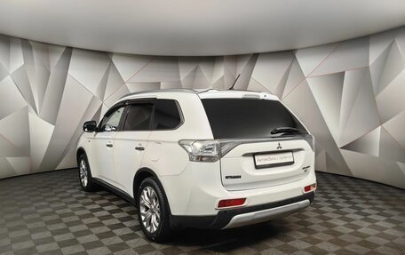 Mitsubishi Outlander III рестайлинг 3, 2014 год, 2 065 000 рублей, 4 фотография