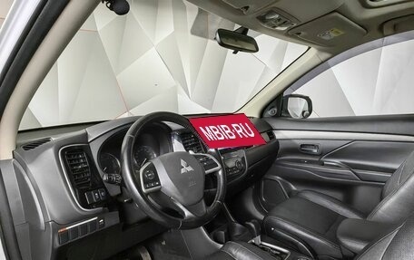 Mitsubishi Outlander III рестайлинг 3, 2014 год, 2 065 000 рублей, 14 фотография