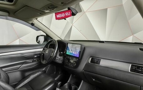 Mitsubishi Outlander III рестайлинг 3, 2014 год, 2 065 000 рублей, 9 фотография